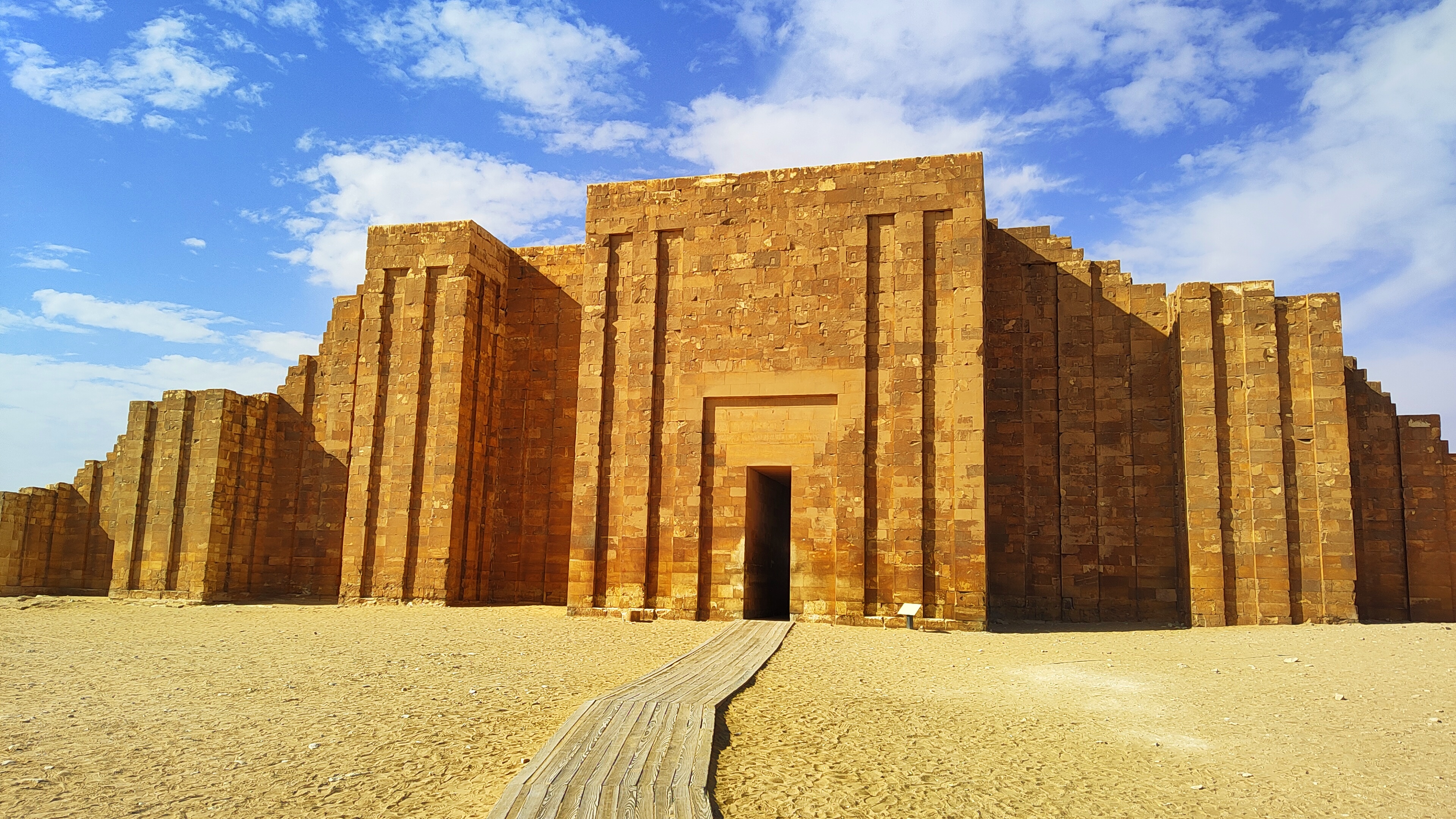 beautiful-gate-saqara