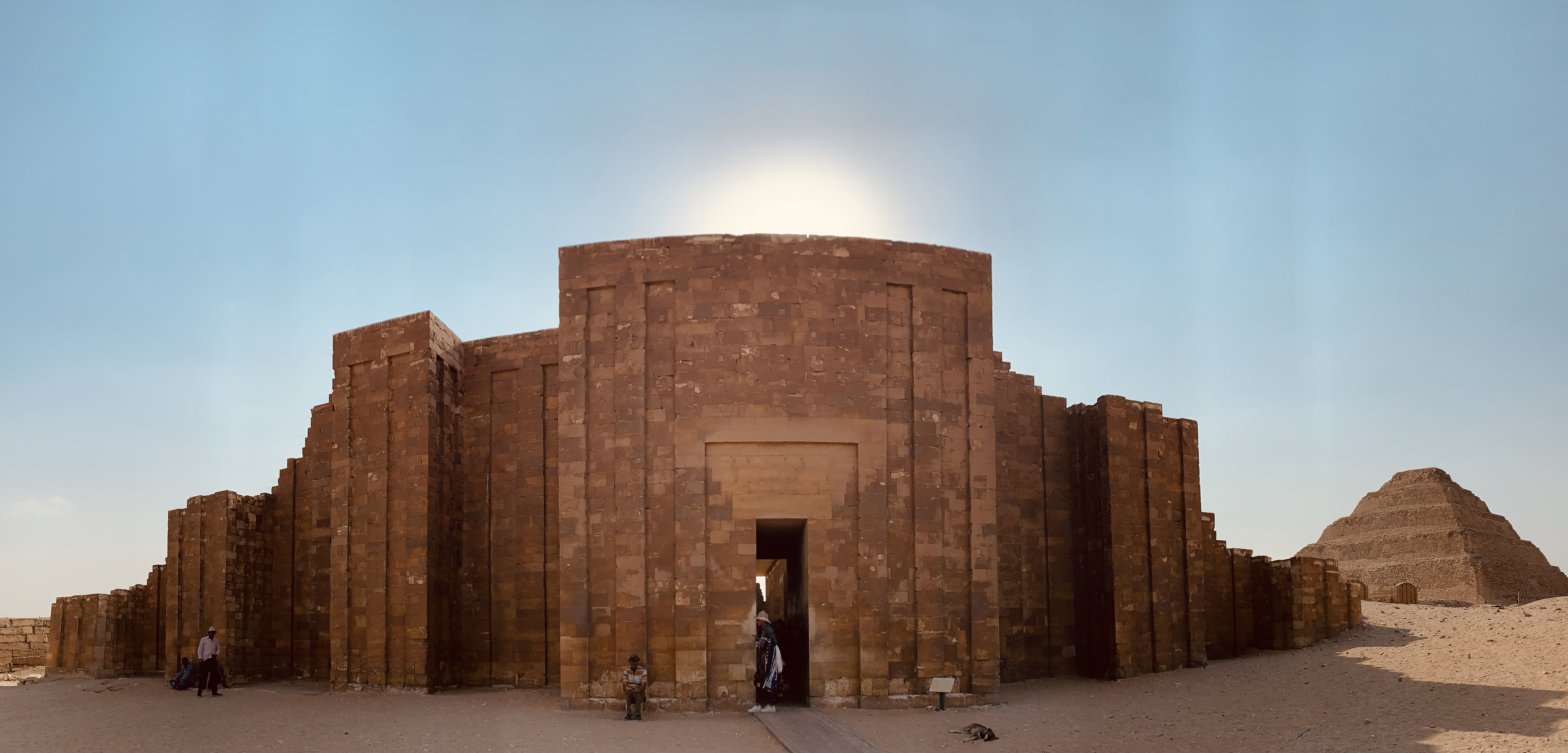 low-angle-view-old-ruins-against-clear-sky - Reduite
